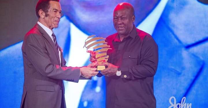 Prez. Mahama Celebrated at Africa Heritage Awards in Nigeria for his exemplary leadership