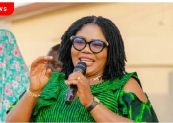 Gender Minister and MASLOC CEO support Kumasi fire victims with GHS100k donation