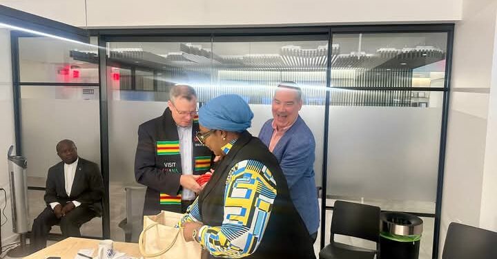 Ghana Free Zones Authority CEO Presents Ghanaian Chocolate to Columbus Mayor, Showcasing Investment Potential