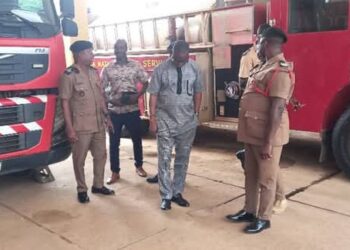 BOLGATANGA MCE VISITS UPPER EAST REGIONAL FIRE COMMAND, PLEDGES SUPPORT