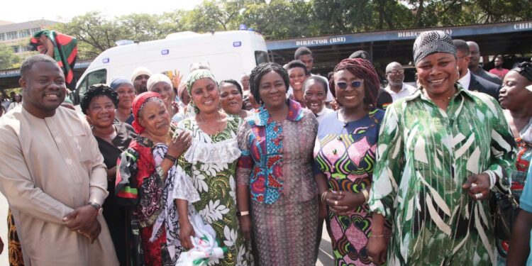 VEEP Tours Tourism Ministry, Pushes Stronger Cultural Economy