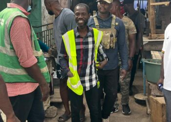 Ayawaso Central Assembly Demolishes Illegal ‘Hotel’ Shops at Mallam Atta for New Polyclinic